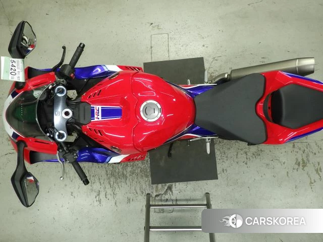 Проданный Honda CBR1000RR-R FIREBLADE SP id 3996783 из Японии, фото 14