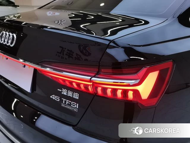 Audi A6L id 4328582 из Китая 14