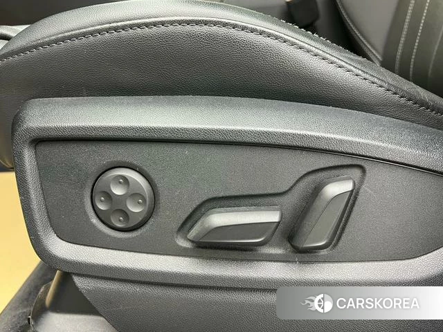 Audi Q5L id 4259464 из Китая 14