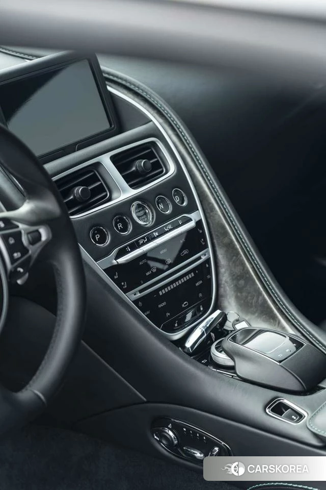 Aston Martin DB11 id 4238952 из Китая 14