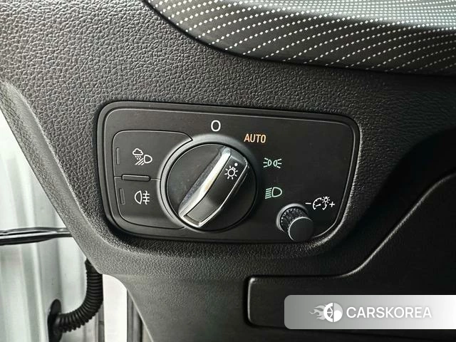 Audi Q2L id 4348396 из Китая 14