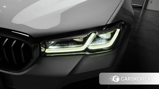 BMW 5 Series (G30) id 4243947 из Кореи 14