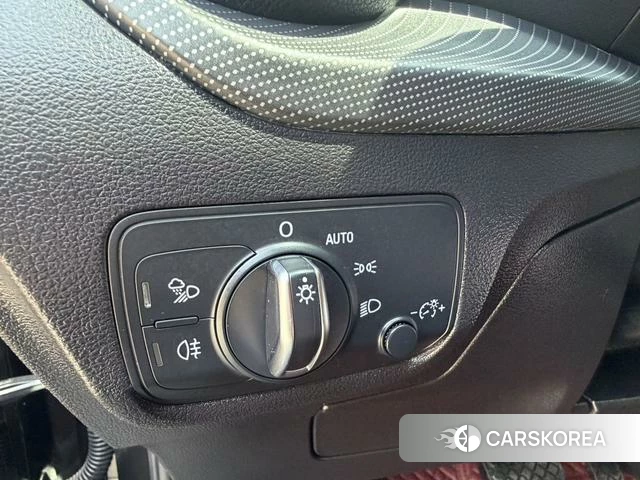 Audi Q2L id 4307560 из Китая 14