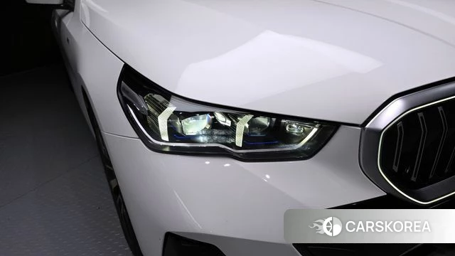 BMW 5 Series (G60) id 4280727 из Кореи 14