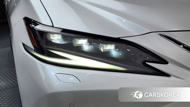 Lexus ES300h 7th generation id 4701517 из Кореи 14