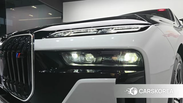 BMW 7 Series (G70) id 4200718 из Кореи 14