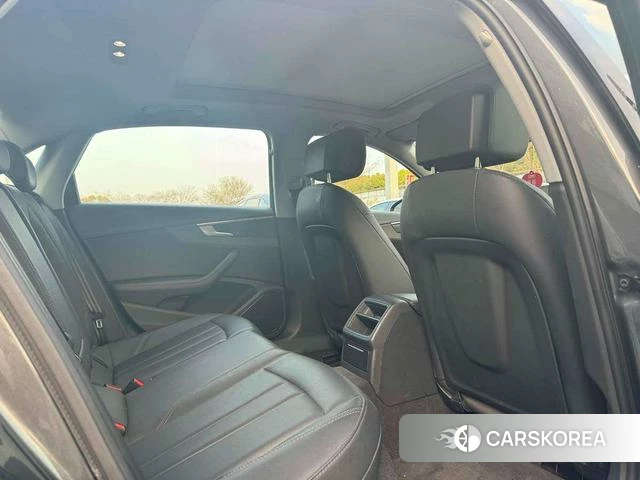 Audi A4L id 4272812 из Китая 14