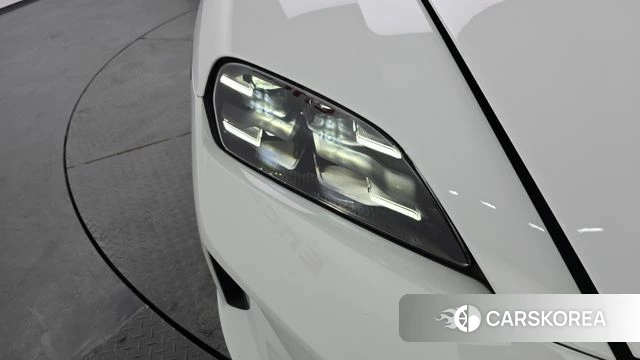 Porsche Taycan id 4381055 из Кореи 14