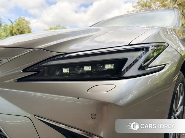Lexus ES id 4314145 из Китая 14