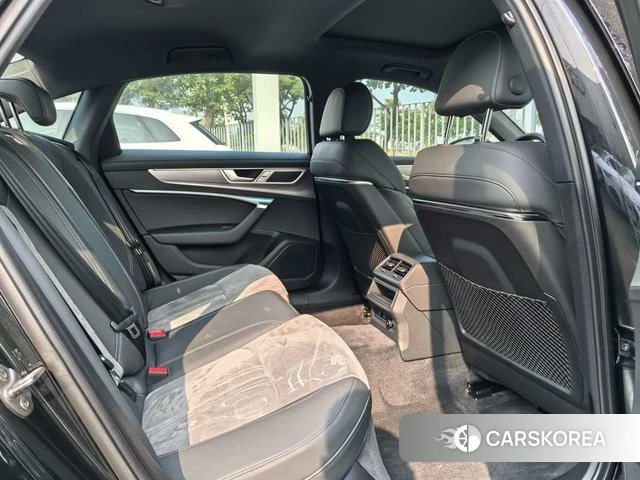 Audi A6L id 4290850 из Китая 14