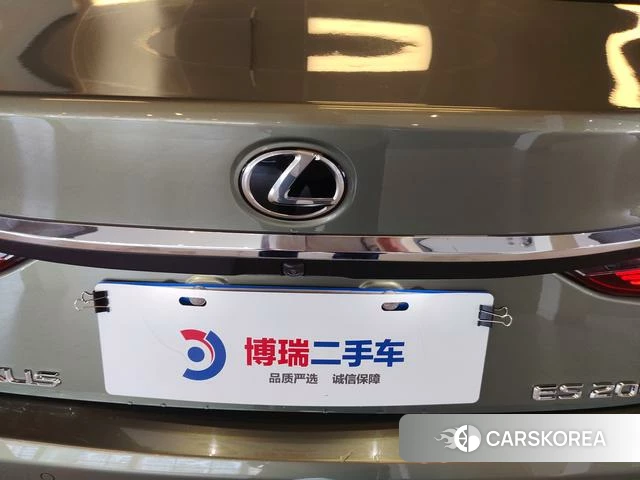 Lexus ES id 4272615 из Китая 14