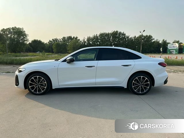 Audi A5L id 4313755 из Китая 14