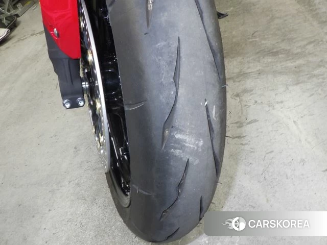 Honda CBR1000RR-R FIREBLADE id 3949952 из Японии 14