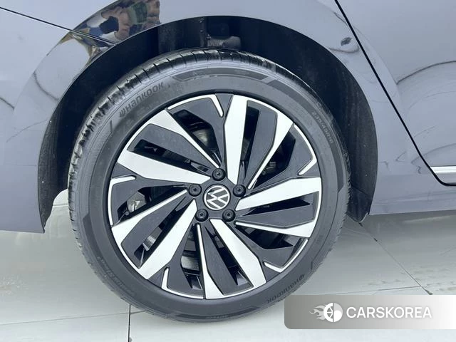 Volkswagen Passat id 4258577 из Китая 14