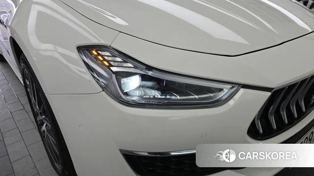 Maserati Ghibli id 4508046 из Кореи 14