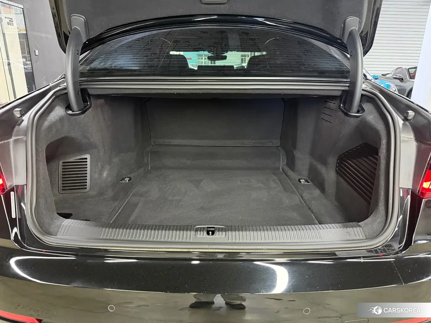 Audi A8 id 4679894 из Китая 14