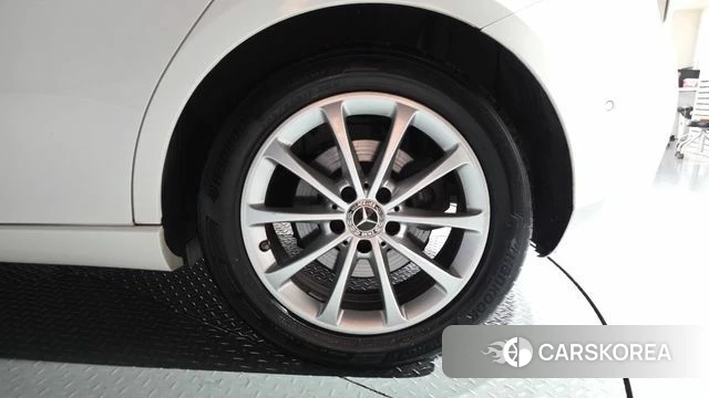 Mercedes-Benz A-Class W177 id 4543068 из Кореи 14