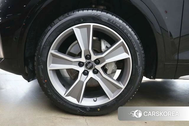 Audi Q5L id 4271920 из Китая 14