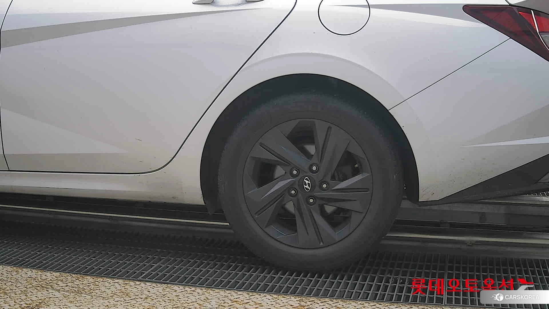 Hyundai Avante Hybrid id 4902485 из Кореи 14
