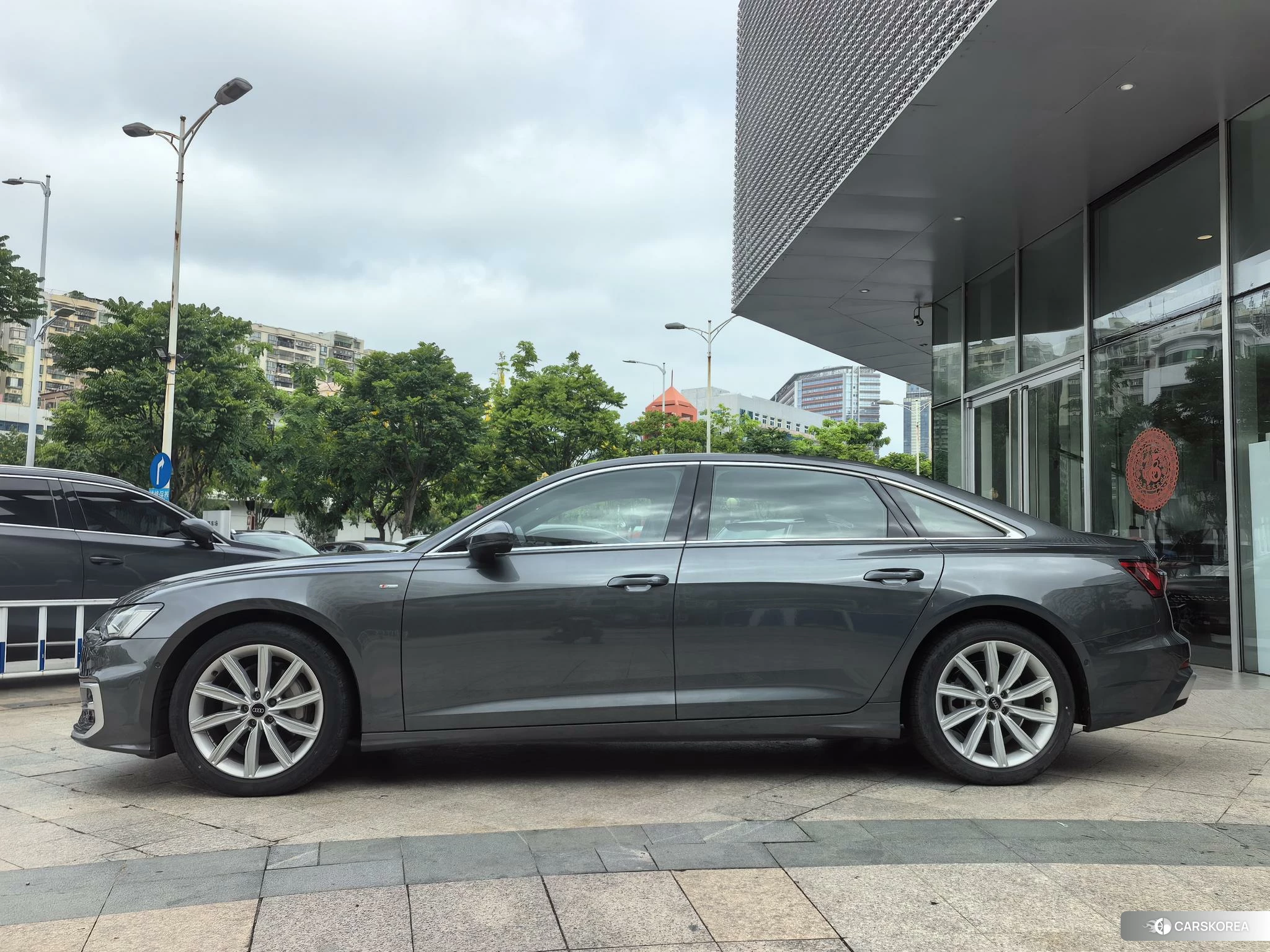 Audi A6L id 4454432 из Китая 14