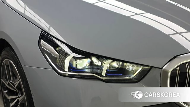 BMW 5 Series (G60) id 4493546 из Кореи 14
