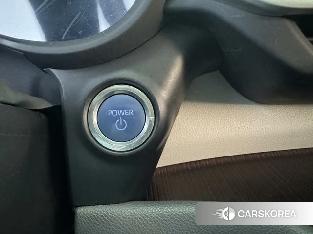 Toyota Saina id 4273623 из Китая 14