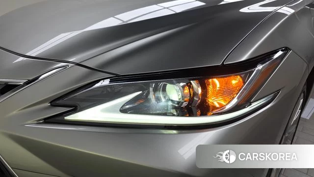 Lexus ES300h 7th generation id 4303741 из Кореи 14