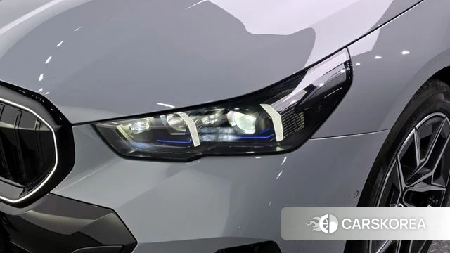 BMW 5 Series (G60) id 4380860 из Кореи 14