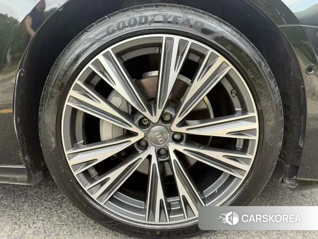Audi A6L id 4278742 из Китая 14