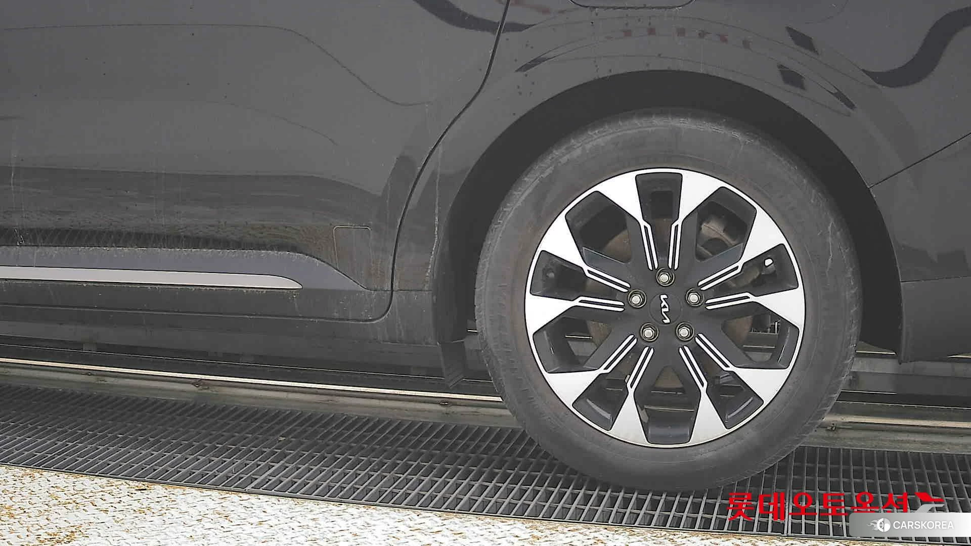 Kia Carnival id 4312633 из Кореи 14