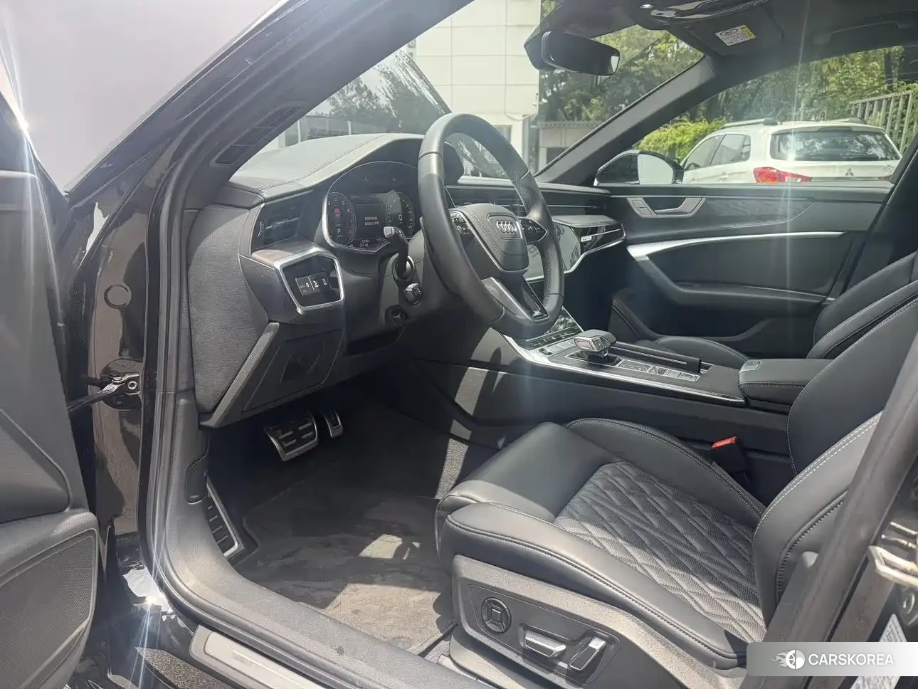 Audi A6L id 4681074 из Китая 14