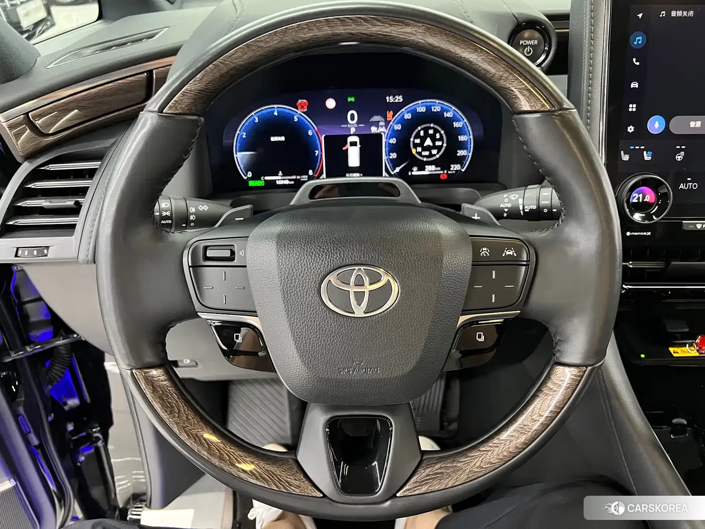Toyota Elfa id 4606841 из Китая 14