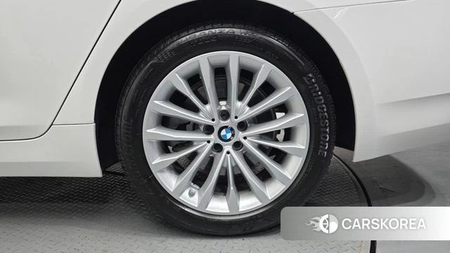 BMW 5 Series (G30) id 4847974 из Кореи 14