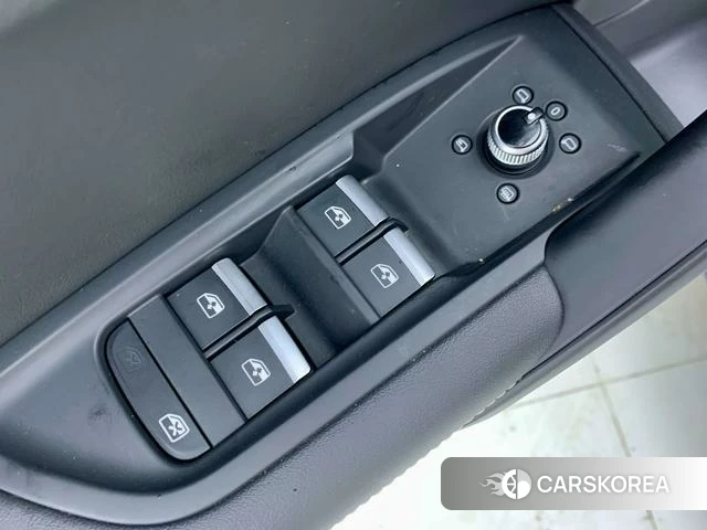 Audi Q5L id 4253412 из Китая 14