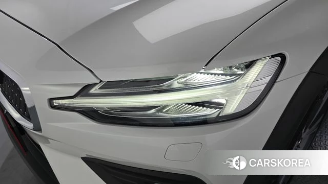 Volvo V60 Cross-Country 2nd Generation id 4409912 из Кореи 14