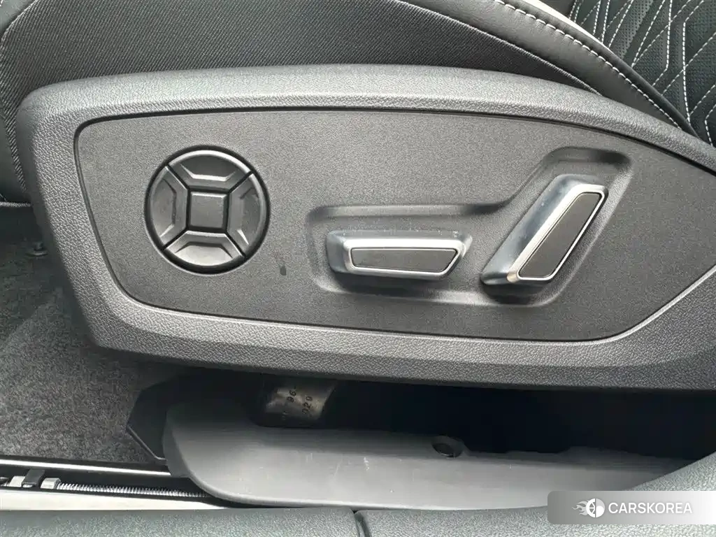 Audi A5L id 4559821 из Китая 14