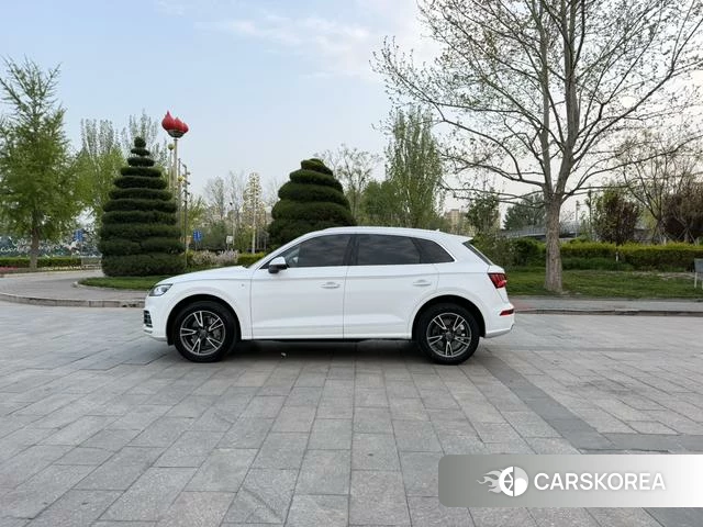 Audi Q5L id 4228470 из Китая 14