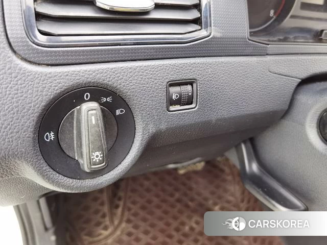 Volkswagen Santana id 4258758 из Китая 14