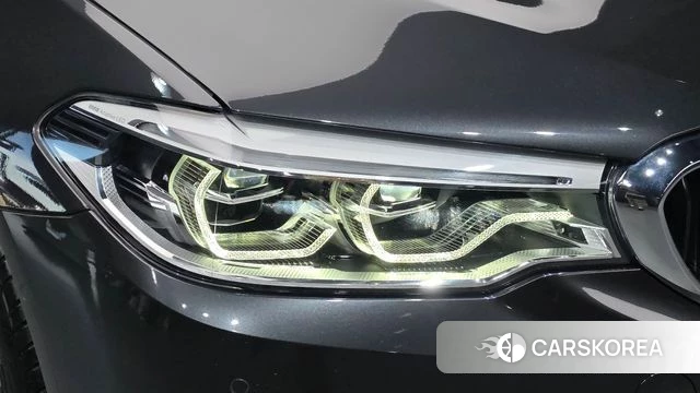 BMW 5 Series (G30) id 4872846 из Кореи 14