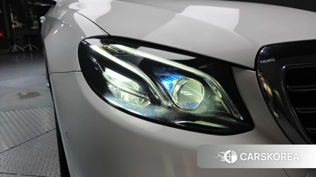 Mercedes-Benz E-Class W213 id 4708379 из Кореи 14