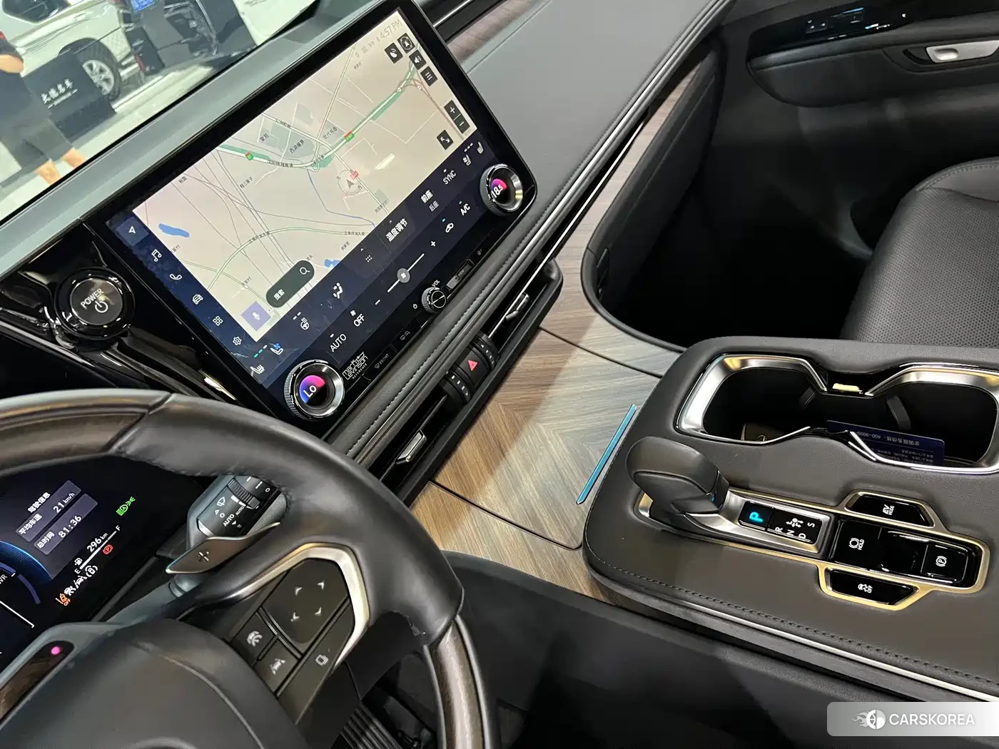 Lexus LM id 4664431 из Китая 14