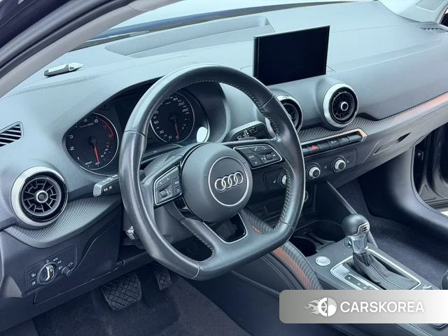 Audi Q2L id 4258411 из Китая 14