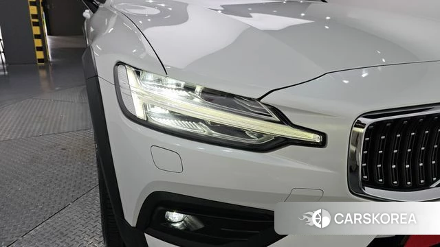 Volvo V60 Cross-Country 2nd Generation id 4304679 из Кореи 14