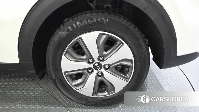 Kia Niro id 4755469 из Кореи 14