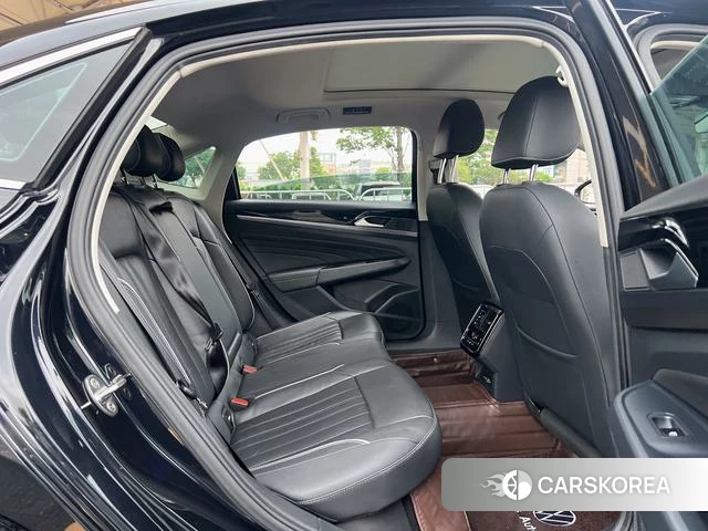 Volkswagen Passat id 4276569 из Китая 14