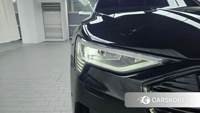 Audi e-Tron id 4542660 из Кореи 14