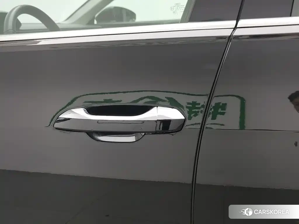 Audi A6L id 4622609 из Китая 14