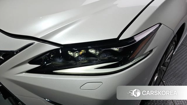 Lexus ES300h 7th generation id 4266100 из Кореи 14