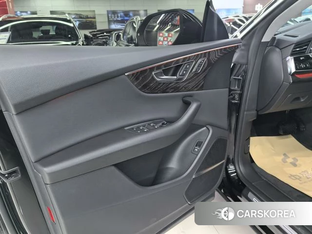 Audi Q8 id 4359607 из Китая 14
