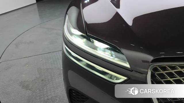 Genesis GV70 id 4202311 из Кореи 14